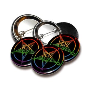 Baphomet Rainbow Pentagram Button Set, 25mm / 38mm (1"/1,5") mit Anstecknadel / Magnet