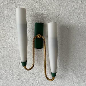 Mid-Century Double Long Opal Glass & Green Metal Single Sconce, 1960er Jahre, Italien