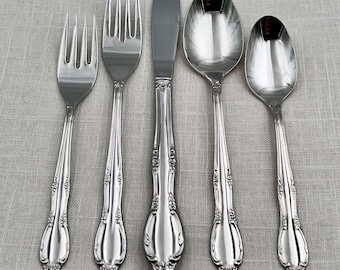 60-pc. Mansion Park by Oneida Stainless Flatware Set/service for 8