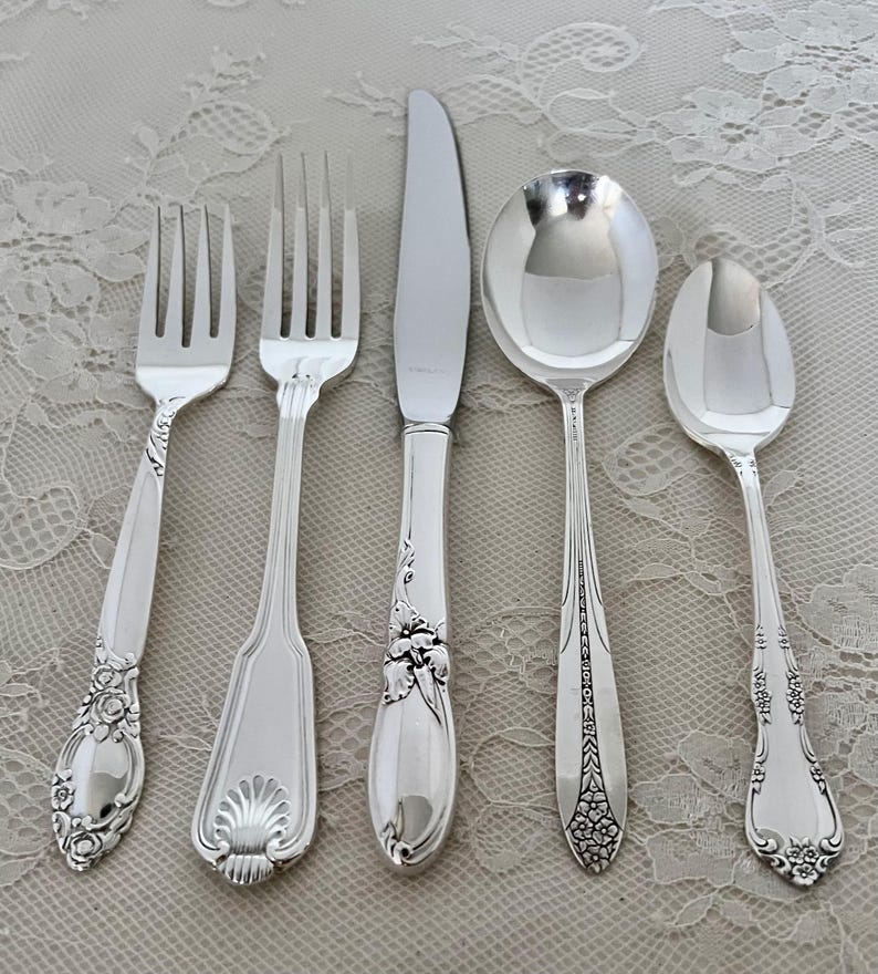 Mismatched Silverplate 5-Pc.Place Settings/Vintage & Antique Flatware/Service for 1, 4, 8, 12, 20