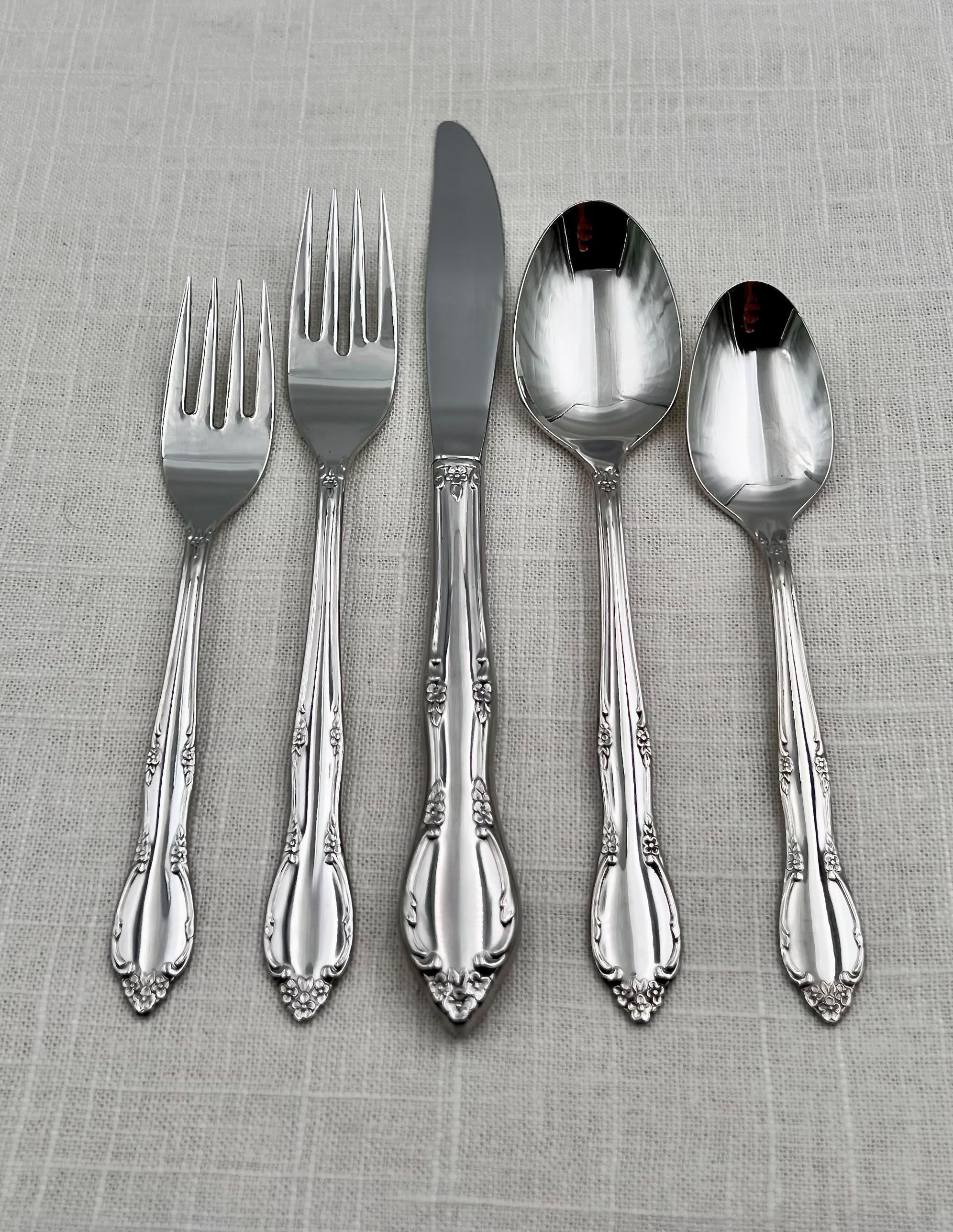 60-pc. Mansion Park by Oneida Stainless Flatware Set/service for 8