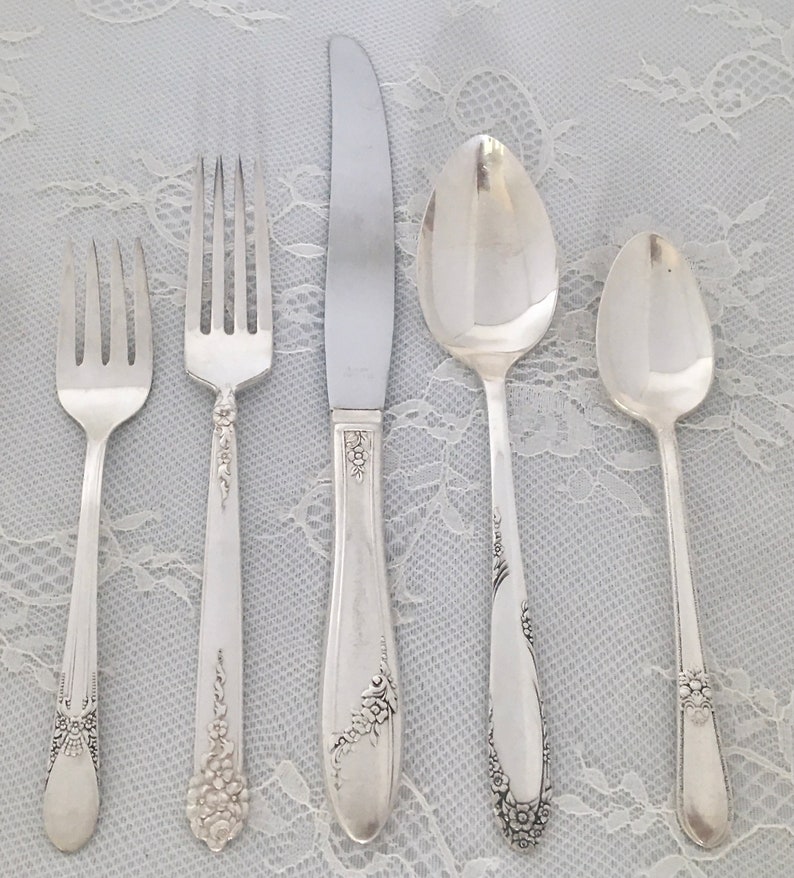 Mismatched Silverplate 5-Pc.Place Settings/Flatware/Vintage & Antique/ Wedding/Bridal Shower/Tea Party/Service for 1, 4, 8, 12, 20 image 6