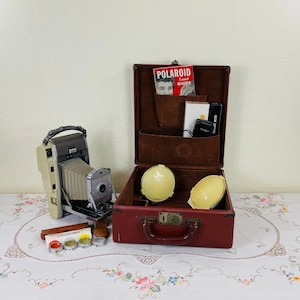 Vintage 1950s Polaroid Land Camera 80A - Display Only - No Vintage 1950s Polaroid Land Camera 80A - Display Only - No