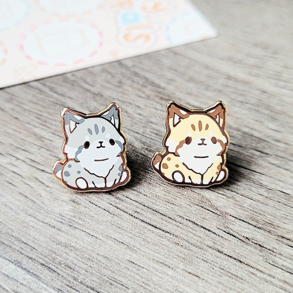 Lynx 0.65" | Tiny Pals Mini Enamel Pins | Cute Animal Board Filler Adorable Big Cats Kitten Hard Lapel Pin Gold Plated Friend Gift Lover Set