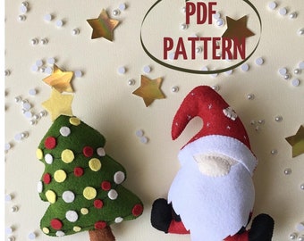 Op de afbeelding: PDF-patroon voor een kerstboom en een kerstman van vilt. De boom is groen met rode en gele versieringen. De kerstman is rood met een witte baard en zwarte laarzen.