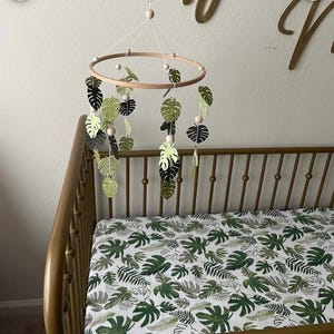 Monstera Wooden Baby Mobile nursery, Jungle theme Mobiles for Nursery, Monstera tropical leaves jungle nursery Felt leaf mobile neutral