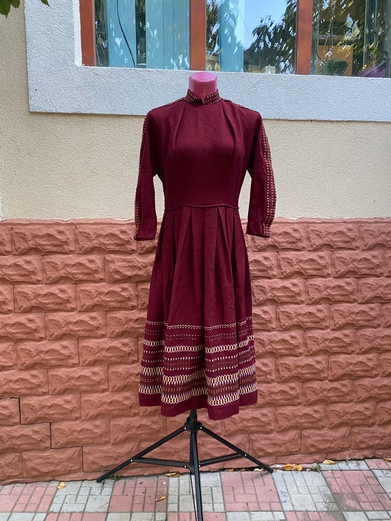 Dress: pure wool red winter thick hand sewn 70s Vi