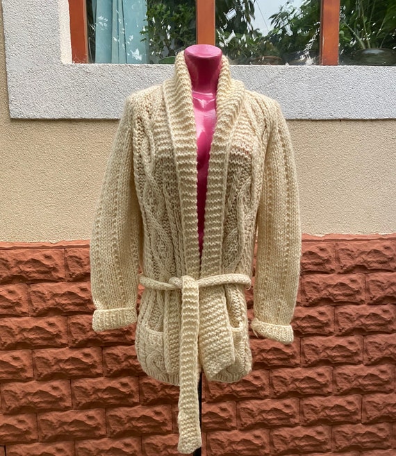 Pullover: vintage knitted woolen oversize pullover