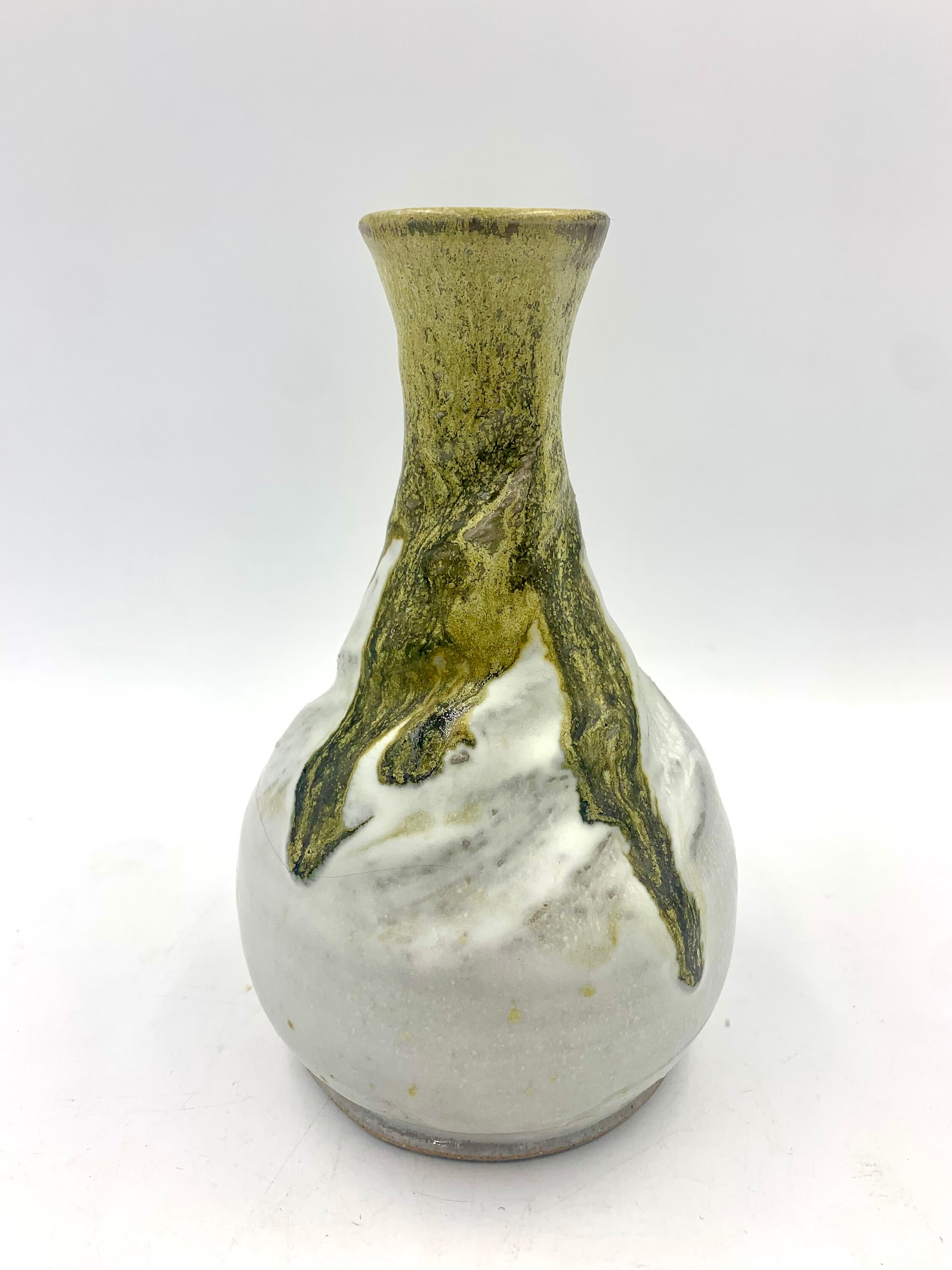 ドリップデザイン陶器花瓶 手作業で作られたツイストデザインのドリップ釉陶器の花瓶