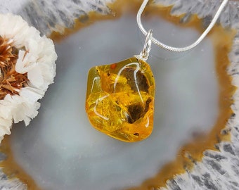 Pendentif en ambre naturel