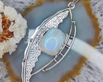 Natural Rainbow Moonstone Pendant -Peristerite Pendant/ Silver 925