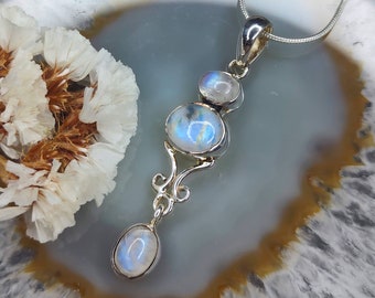 Natural Rainbow Moonstone Pendant/Peristerite Pendant, Silver 925