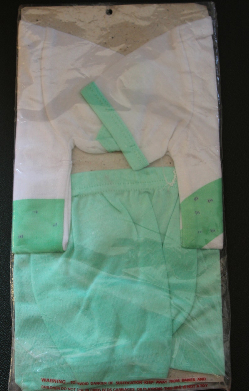 Size 9-12 months New old stock vintage 1970/'s child/'s short set with dog graphic