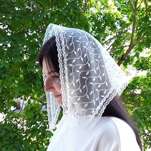 Traditioneller katholischer Spitzen-Mantilla-Kapellenschleier für Masse / Kathedralen-Kopfbedeckung / Hochzeits-Kirchenkopfbedeckung-Gebetsschal / Religiöses Geschenk Her
