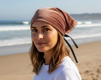 Pañuelo triangular de pana marrón con encaje, bandana de algodón suave para el cabello con lazos.