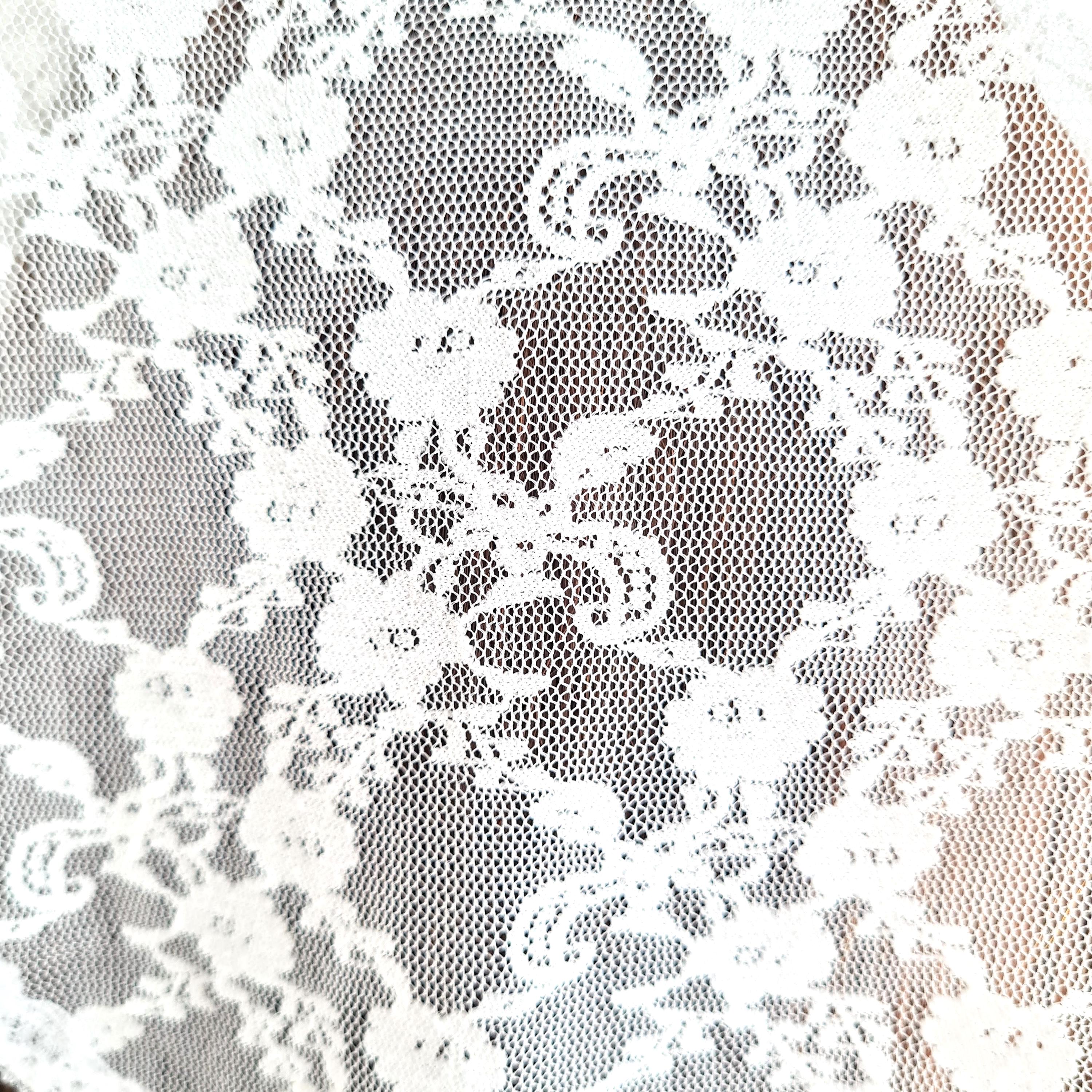 Weißes Blumen Spitzen Haar Bandana Kopftuch Haartuch Damen