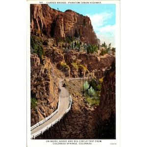 Weiße Vintage Postkarte, gebogene Brücke Phantom Canon Landstraße Royal Gorge Big Circle Trip Colorado Springs Cripple Creek