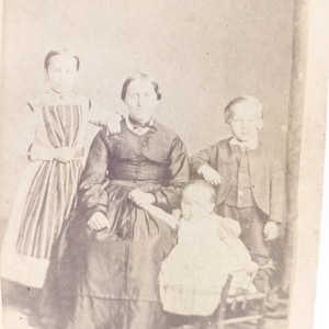 Antikes 1800er Familienporträt-Kabinett-Kartenfoto