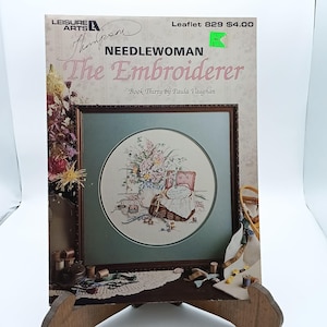 Wzory do haftu krzyżykowego Vintage, Książka Needlewoman The Embroiderer 30, Ulotka Leisure Arts 829, Broszura do robótek ręcznych 1989 autorstwa Pauli Vaughan