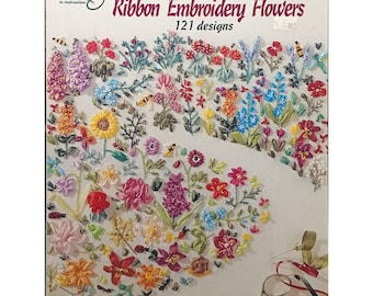 Une encyclopédie des fleurs brodées au ruban par Deanna Hall West