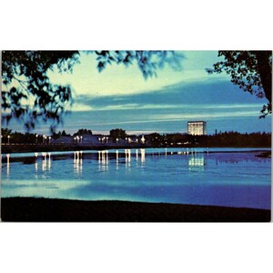 Cartolina vintage cromata del Canada, il tramonto cade sul ponte Albert Street Regina Saskatchewan, Plastichrome