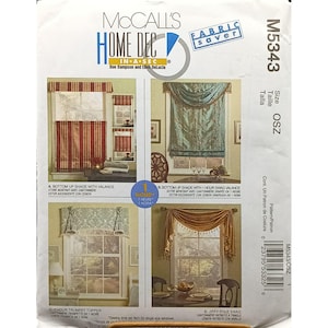 以下が含まれることがあります： McCall's Home Decor の縫製パターン M5343。 パッケージには、バラン付きのボトムアップシェードやジフィーポールスワッグなど、4つの窓の装飾デザインが掲載されています。 表紙には完成したプロジェクトの写真が表示されています。