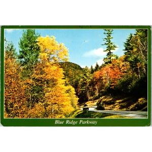 Cartolina d'epoca Blue Ridge Parkway 1953, colori autunnali dell'autostrada autunnale