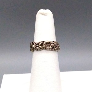 Floral Embossed Band Ring, Vintage Flowers in Silver Tone, Minimalist Gift