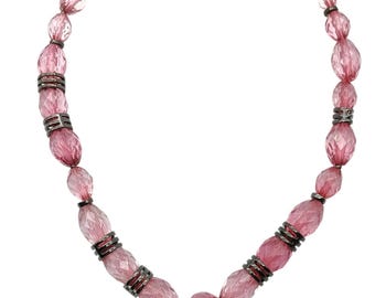 Colar vintage de contas de cristal rosa com detalhes em bronze
