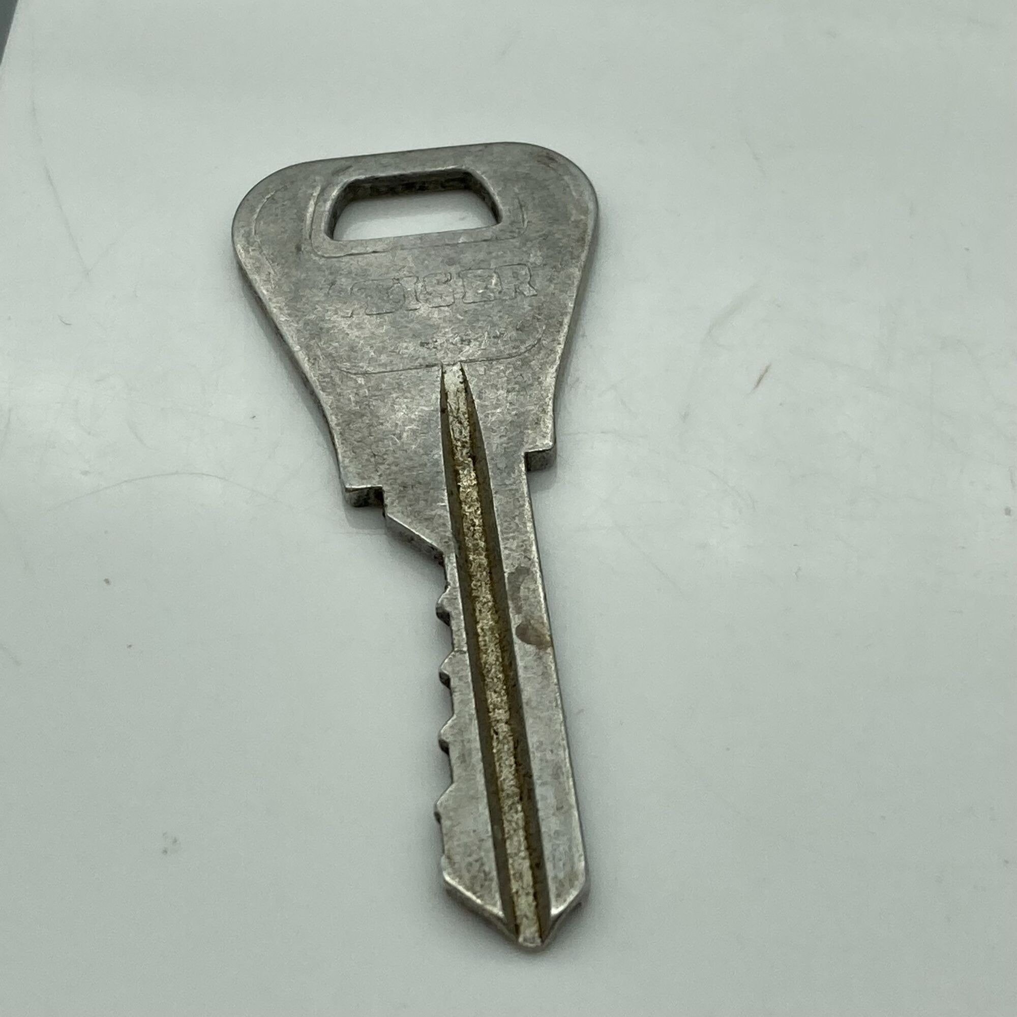 Vintage Weiser Aluminum Key E66542