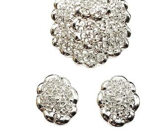 Vintage Celebrity Filigree Silver Tone Brooch & Clip-On Earrings Set Floral Design
