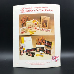 Wzory do haftu krzyżykowego Vintage, ulotka Stitchins for Your Kitchen 2, BumbleBee Enterprises 1982, Wykresy wzorów na przybory kuchenne Lucite