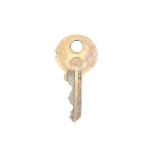 Chiave J41 in ottone vintage con tacche e patina uniche