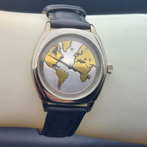 Vintage Fossil Weltkarte Erde Zifferblatt Uhr mit schwarzem Lederarmband New Batterie Funktioniert
