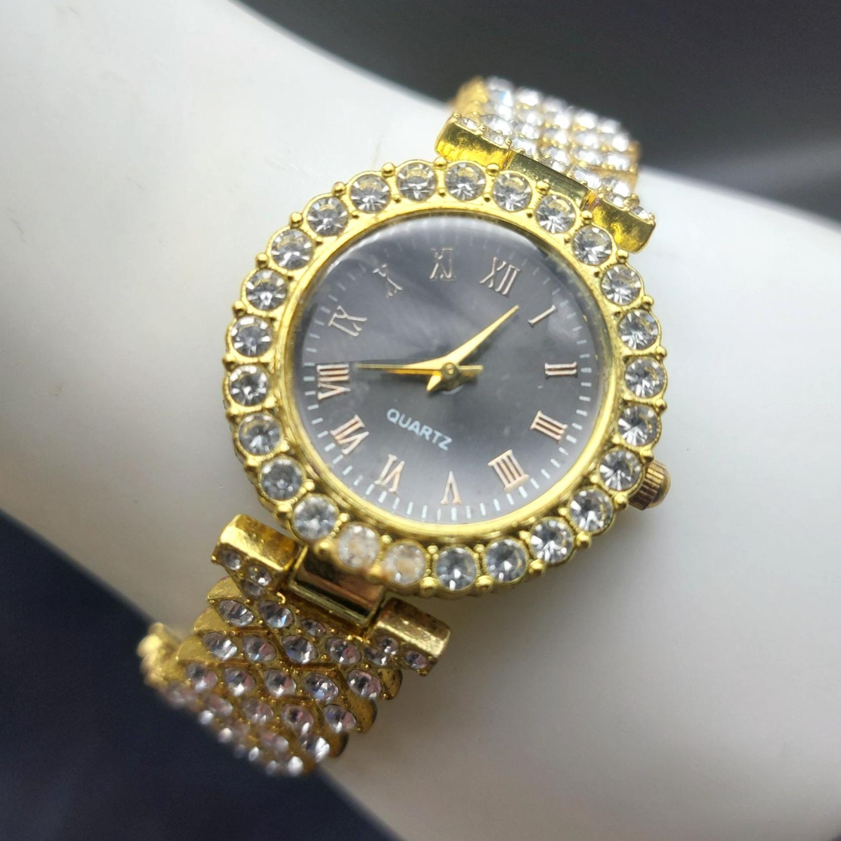 Vintage Gold Tone Watch with Quartz Movement and Mineral Crystal ✅️ READY ✅️ Seiko Taupe Tank ▪︎ Ref 9020-5220  main image 3