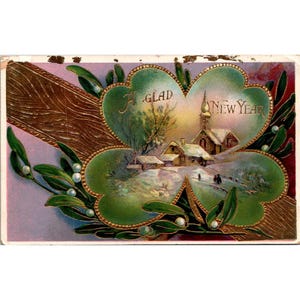 Postal antigua alemana en relieve "Un feliz Año Nuevo" con escena invernal y diseño de iglesia.