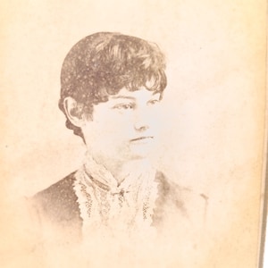 Photo de portrait de femme vintage, XIXe siècle sur papier cartonné