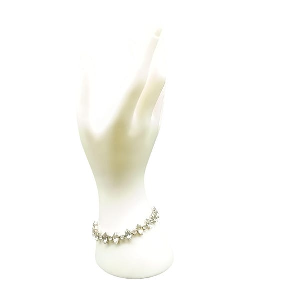 Elegant Glamorous Vintage Silver Tone Rhinestone Bracelet  display picture 1