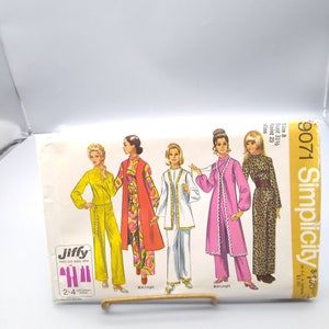UNCUT Vintage Sewing PATTERN Simplicity 9071, Misses Jiffy 1970 Easy to Sew Vest in Two Lengths and Jumpsuit, Size 8