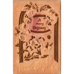 Cartolina di Natale vintage in rilievo con motivo di campanella e agrifoglio