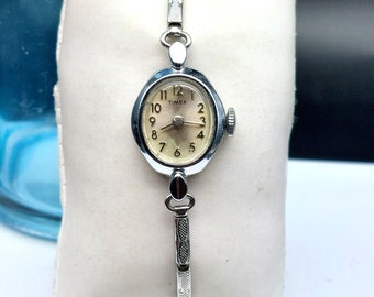 Vintage Timex Ladies Mechanical Wristwatch Expandable Band Works