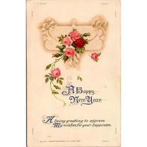 Cartão postal antigo de Ano Novo de 1912 com rosas em relevo e saudação