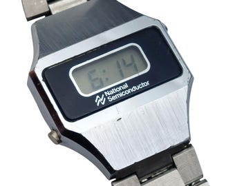 Rare Vintage National Semiconductor Novus LCD Chunky Retro Watch New Battery