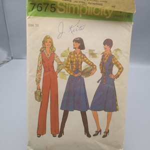 Vintage Sewing PATTERN Simplicity 7675, Misses 1976 Shirt Pants Reversible Vest and Back Wrap Skirt, Size 10
