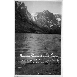 Carte postale vintage RPPC East Rosebud Lake Montana noir et blanc paysage pittoresque