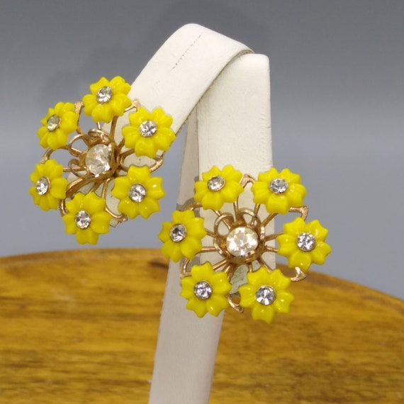 Cheery Yellow Plastic Flower Bouquet Earrings, Vi… - image 3