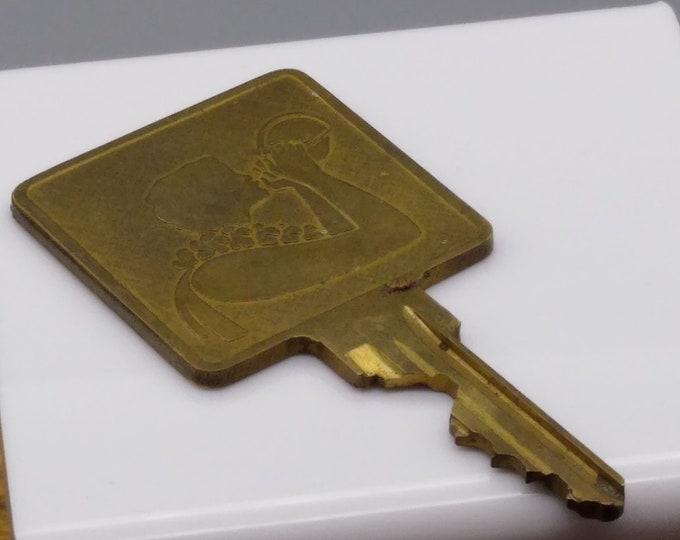Vintage Brass Hawaiian Motel Key With Conch Shell Native, Large Room ...