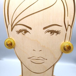 Chic Enamel Button Earrings, Vintage Gold Tone Clip Ons with Neutral Beige and Cream Swirl