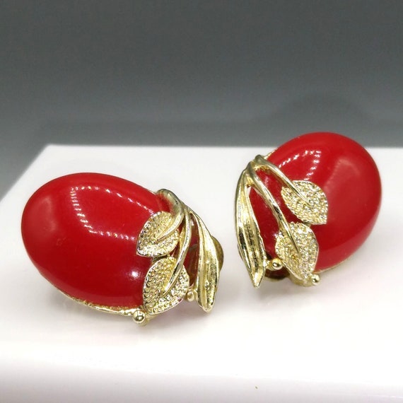 Vintage Red Lucite Earrings with Gold Tone Leaves… - image 2