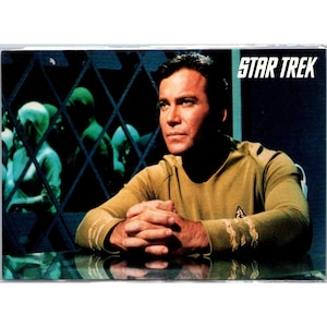 Pocztówka z oryginalnej serii Star Trek nr 1207 William Shatner jako kapitan Kirk Vintage 1994 Paramount Pictures